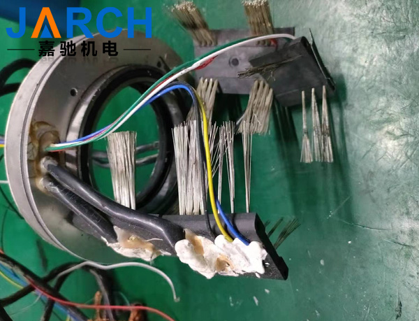 導(dǎo)電滑環(huán)的常見(jiàn)故障有哪些,導(dǎo)電滑環(huán)故障分析,過(guò)孔導(dǎo)電滑環(huán)的尺寸可以做到多大